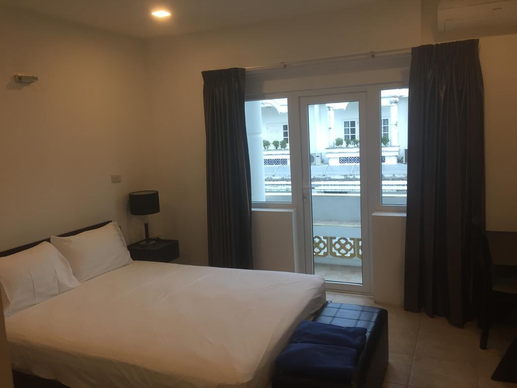 Cafe De Paris Otel Patong Dış mekan fotoğraf