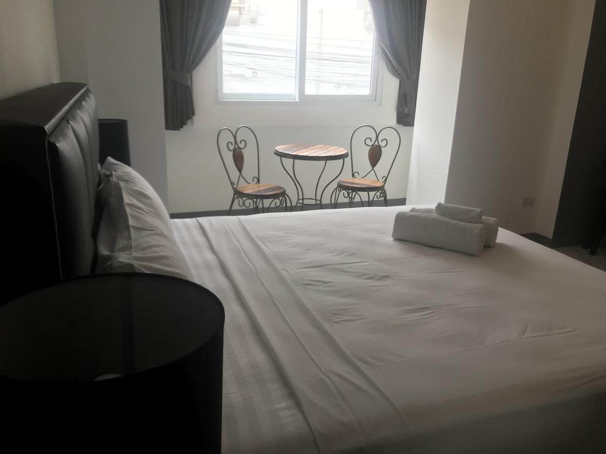 Cafe De Paris Otel Patong Dış mekan fotoğraf
